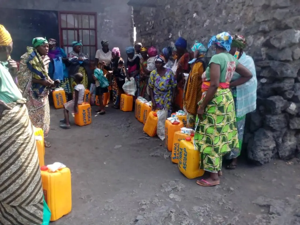 Water distribution to women