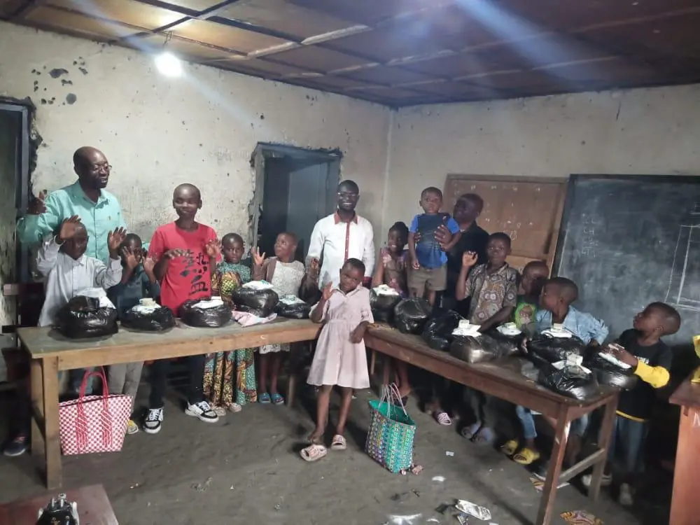 Children receiving food packages